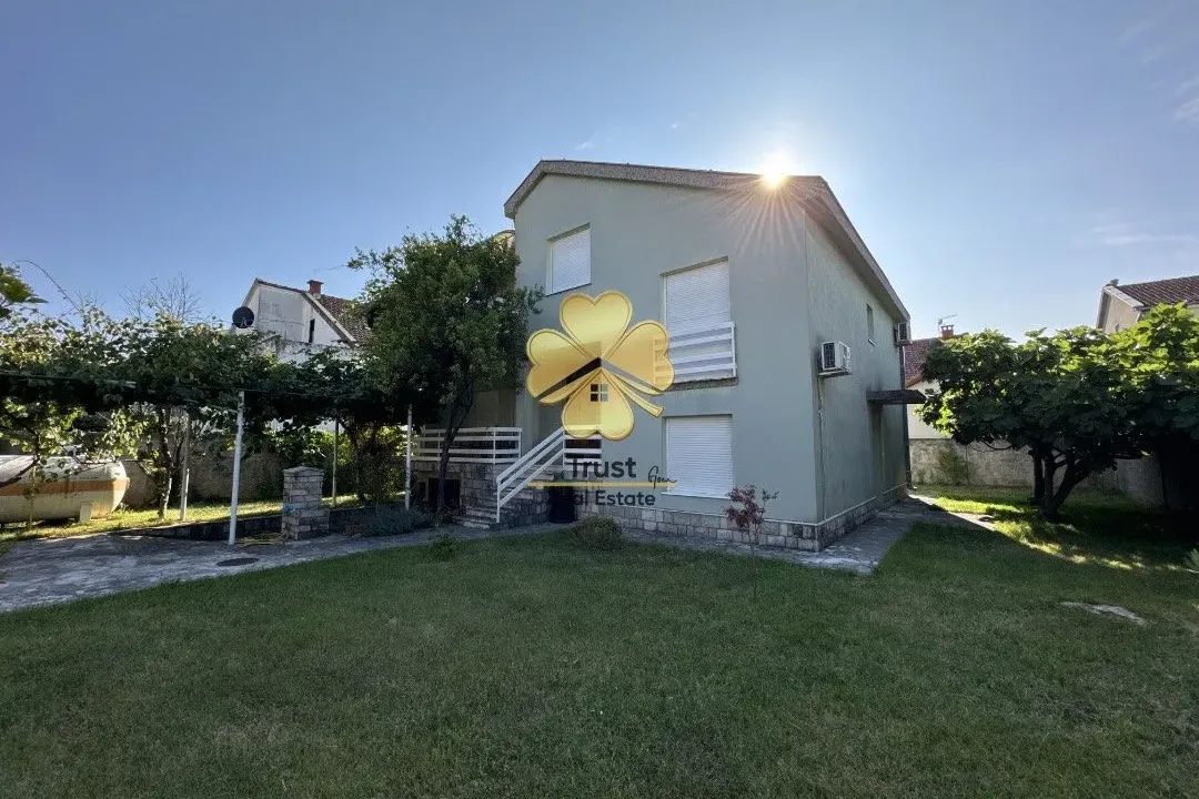 Rent, house, 200m², Stari Aerodrom, Podgorica