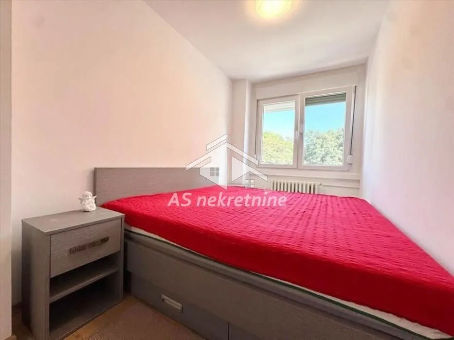 Izdavanje, četvorosoban stan, 94m², Lion, Zvezdara Sve Podlokacije