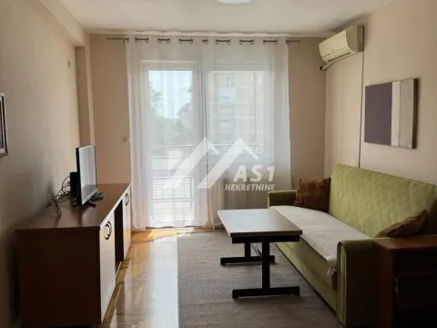 Izdavanje, dvosoban stan, 43m², Sajam, Novi Sad Sve Podlokacije - image 1