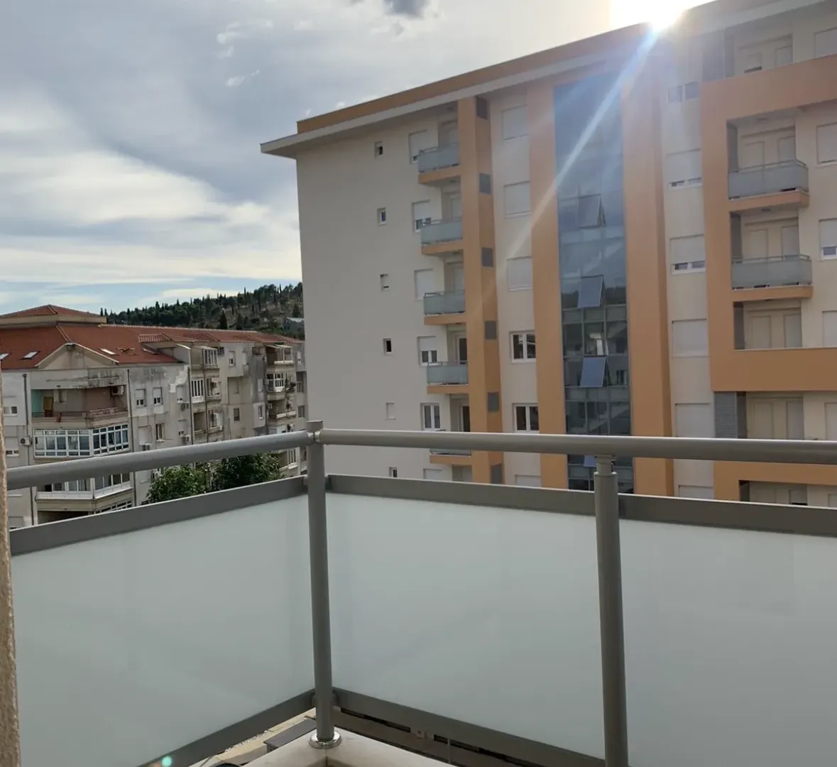 Izdavanje, jednosoban stan, 45m², City Kej, Podgorica