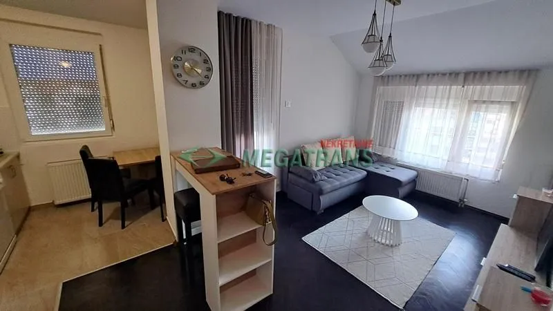Izdavanje, dvosoban stan, 49m², Adamovićevo Naselje, Novi Sad Sve Podlokacije