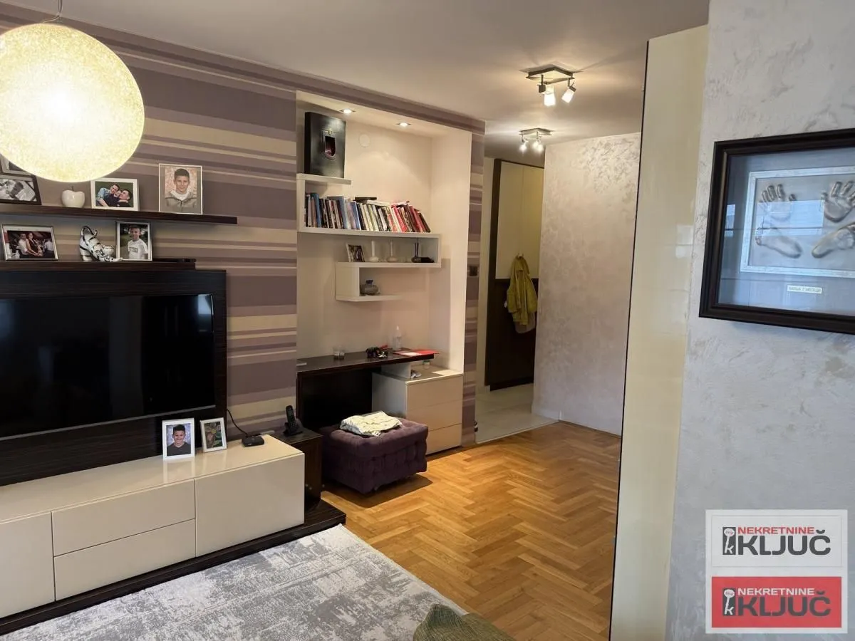 Prodaja, trosoban stan, 67m², Grbavica, Novi Sad Sve Podlokacije