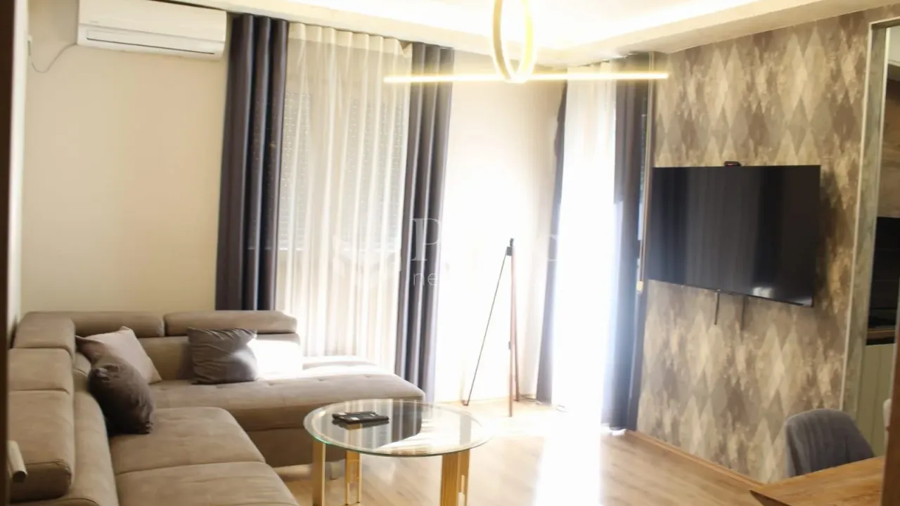 Izdavanje, trosoban stan, 100m², Zabjelo, Podgorica