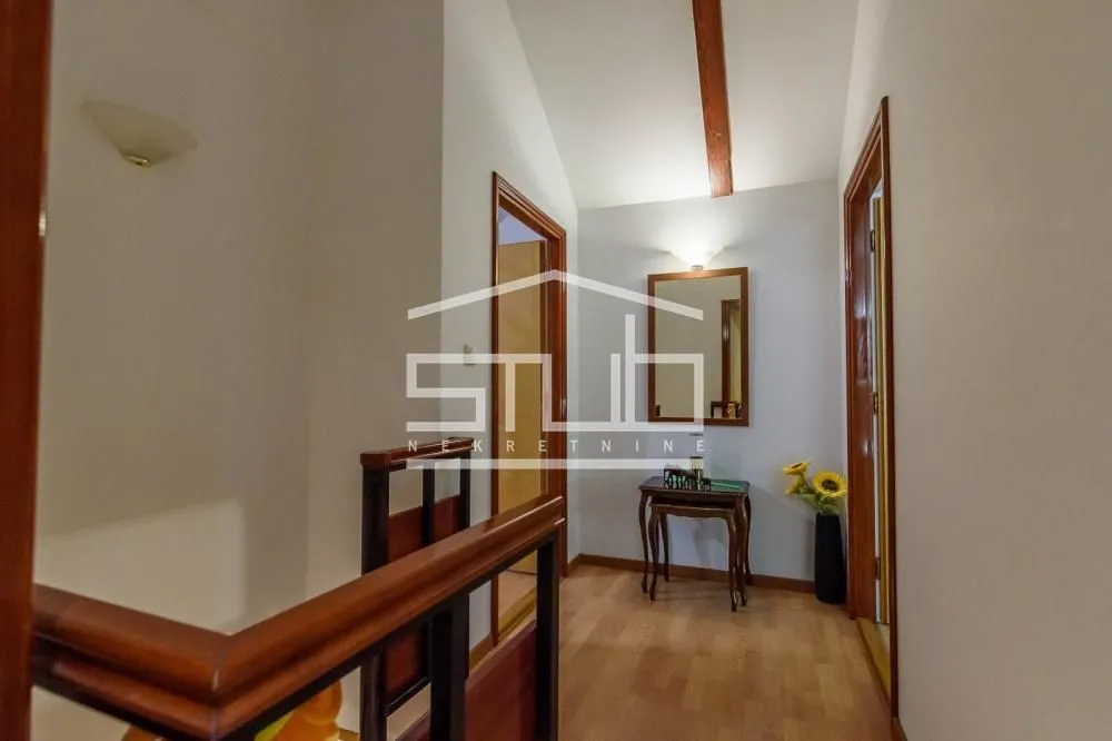 Sale, four bedroom apartment, 105m², Stari Grad, Beograd