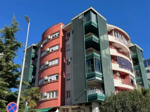 Izdavanje, jednosoban stan, 57m², Preko Morače, Podgorica