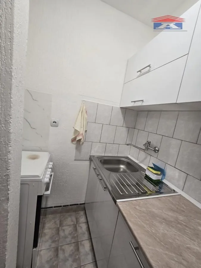 Izdavanje, dvosoban stan, 49m², Podbara, Novi Sad Sve Podlokacije