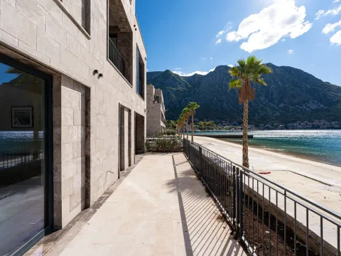 Prodaja, trosoban stan, 185m², Risan, Kotor - image 11