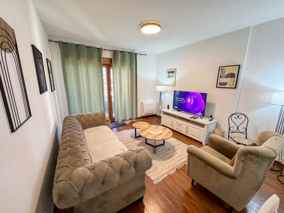 Izdavanje, dvosoban stan, 69m², Master Kvart, Podgorica