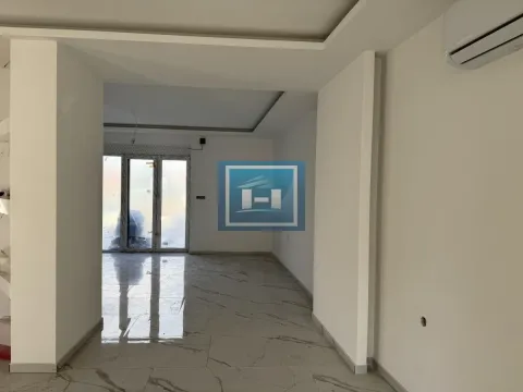 Prodaja, kuća, 233m², Ćuprija, Srbija - image 8