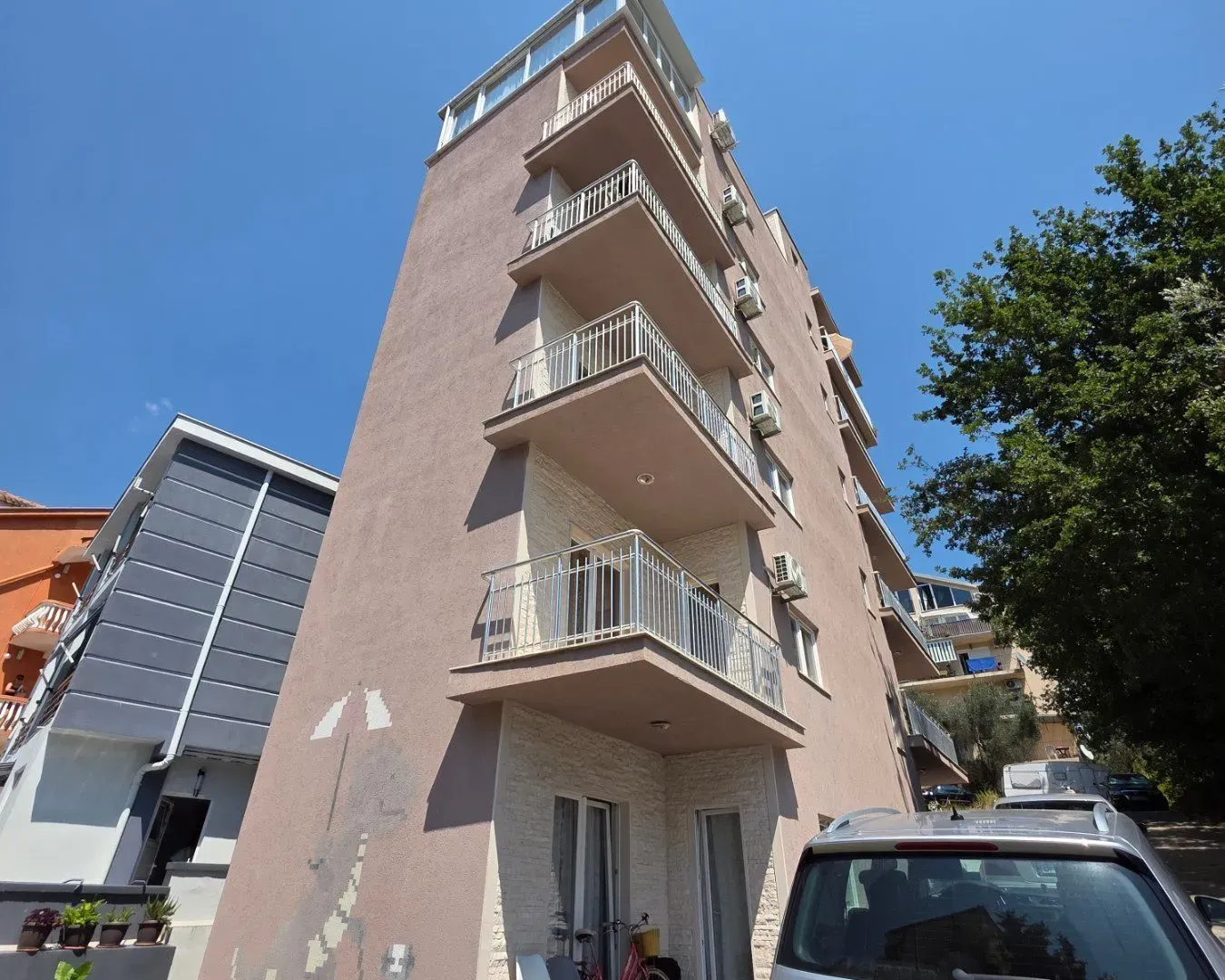Rent, one bedroom apartment, 47m², Bečići, Budva