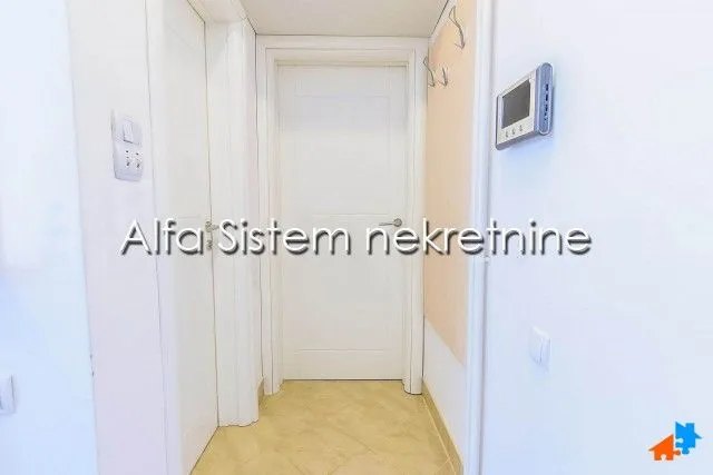 Izdavanje, stan, 44m², Vračar Sve Podlokacije, Beograd