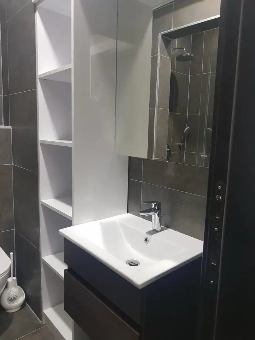 Izdavanje, dvosoban stan, 70m², Vezirov Most, Podgorica