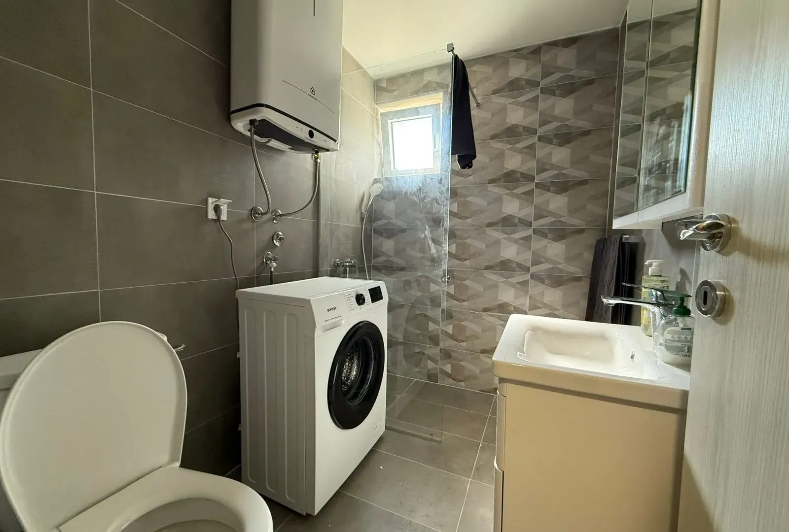 Izdavanje, stan, 30m², Blok 6, Podgorica