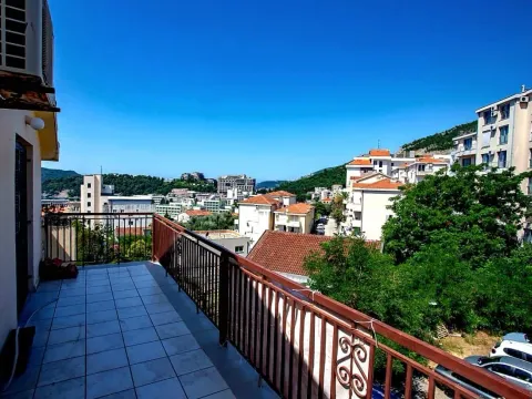 Sale, one bedroom apartment, 46m², Bečići, Budva - image 1
