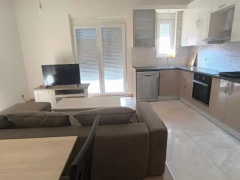 Izdavanje, jednosoban stan, 56m², Stari Aerodrom, Podgorica - image 5