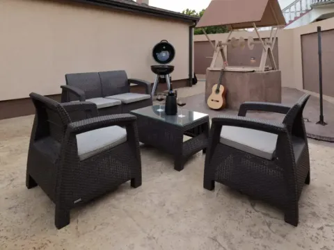 Izdavanje, kuća, 250m², Tološi, Podgorica - image 6