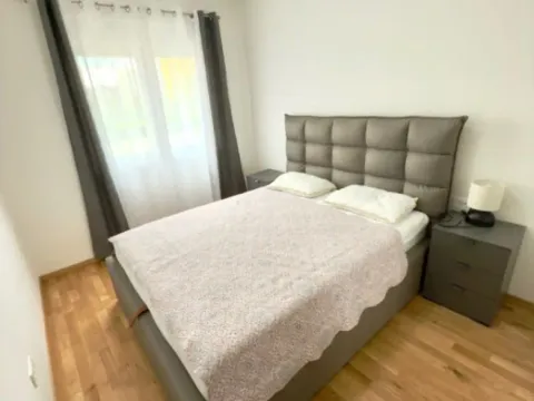 Izdavanje, jednosoban stan, 46m², Tuški Put, Podgorica - image 9