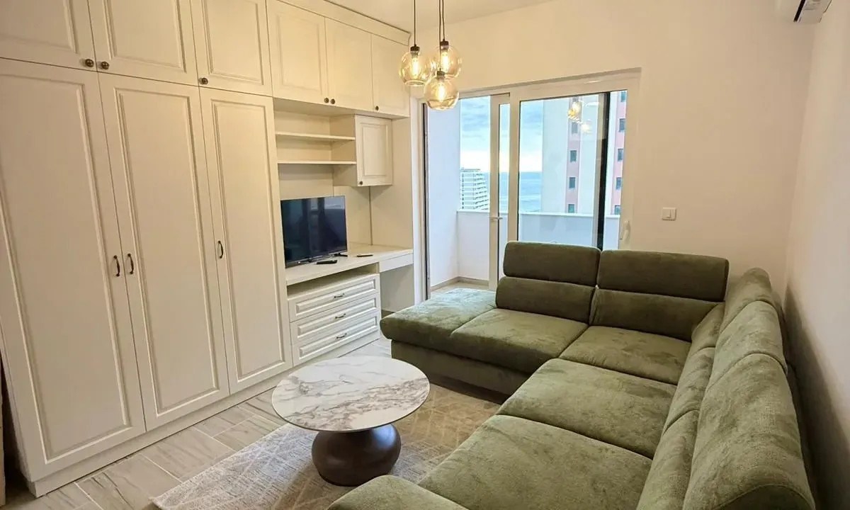 Izdavanje, garsonjera, 25m², Bečići, Budva