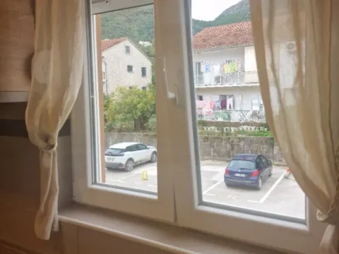 Rent, two bedroom apartment, 52m², Kalimanj, Tivat - image 7