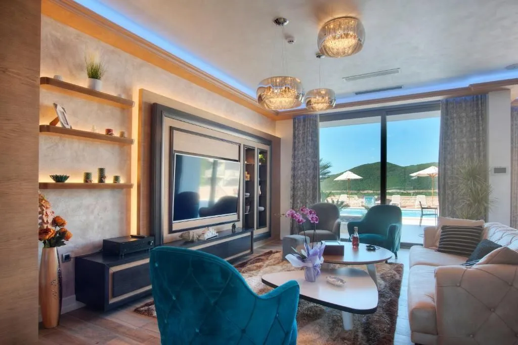 Rent, house, 180m², Prijevor, Budva
