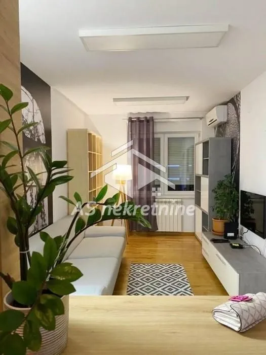 Sale, apartment, 34m², Zemun Cara Dušana, Zemun Sve Podlokacije