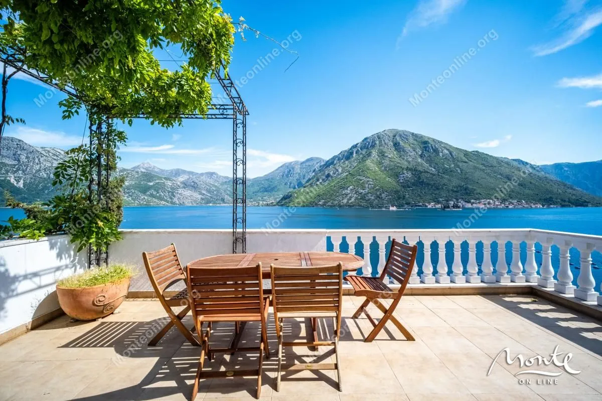 Prodaja, dvosoban stan, 92m², Kostanjica, Kotor