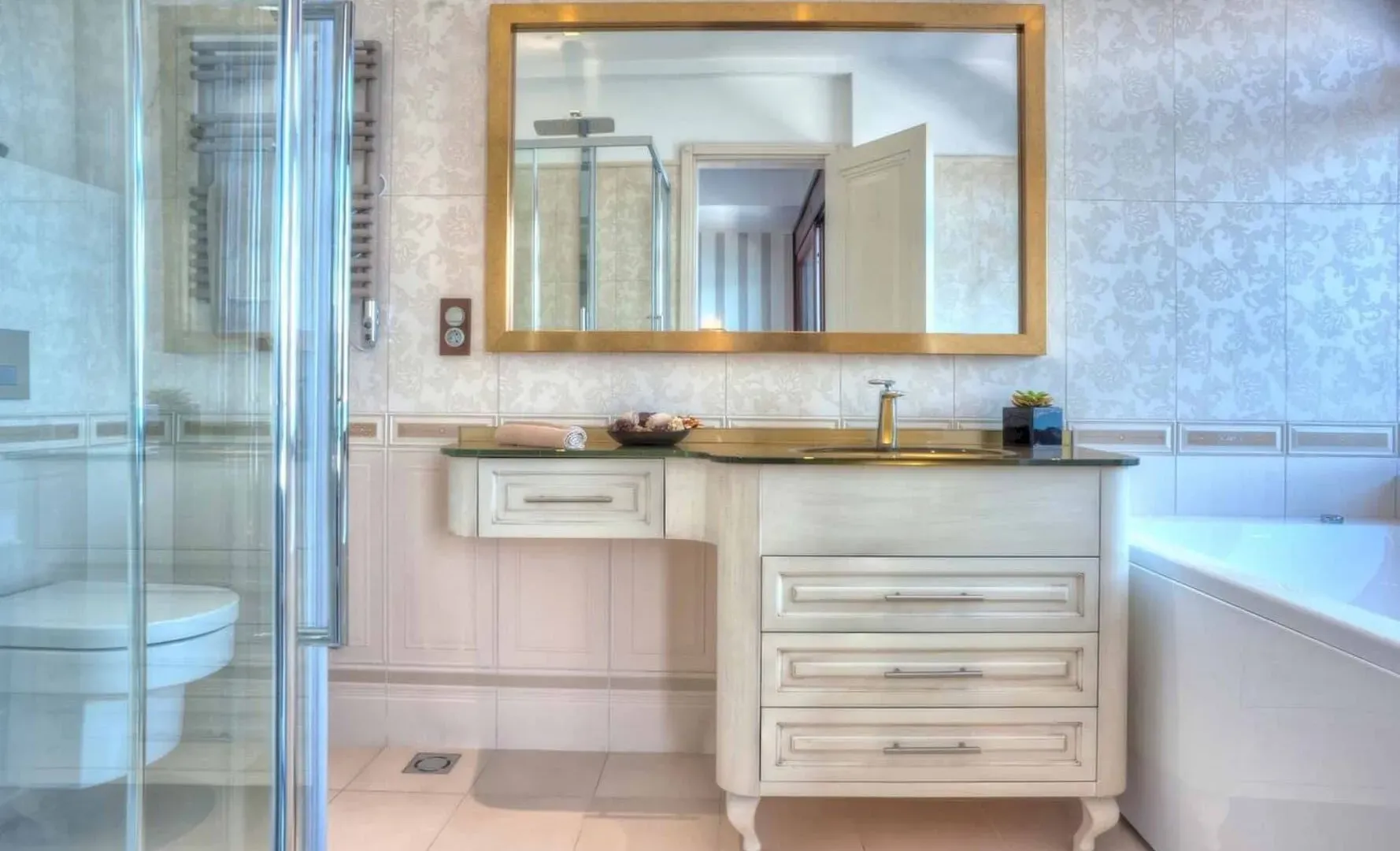 Rent, house, 300m², Krašići, Tivat