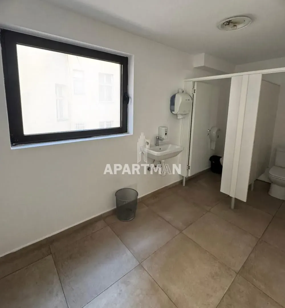 Rent, office space, 136m², Stari Grad, Beograd
