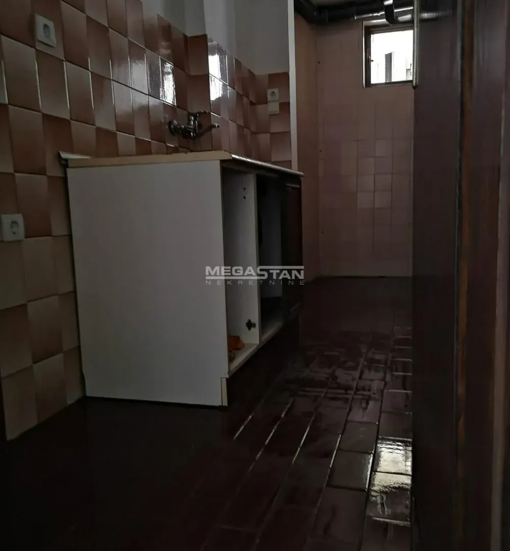 Prodaja, jednosoban stan, 37m², Slavujev Venac, Zvezdara Sve Podlokacije