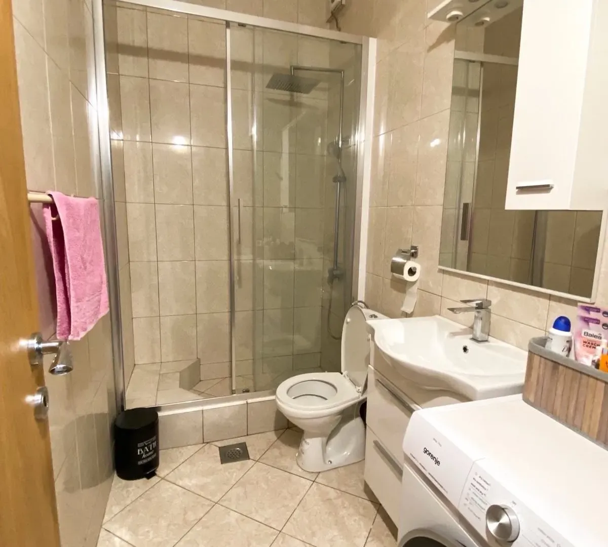 Izdavanje, dvosoban stan, 58m², Bijeli Do, Budva