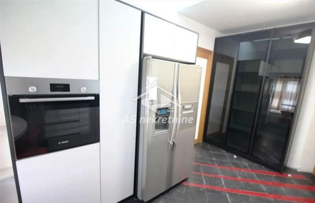 Izdavanje, stan, 220m², Savski Venac, Beograd