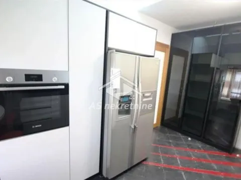 Izdavanje, stan, 220m², Senjak, Beograd - image 11