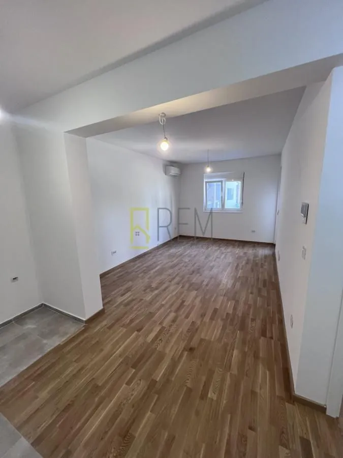 Rent, one bedroom apartment, 46m², Stari Aerodrom, Podgorica