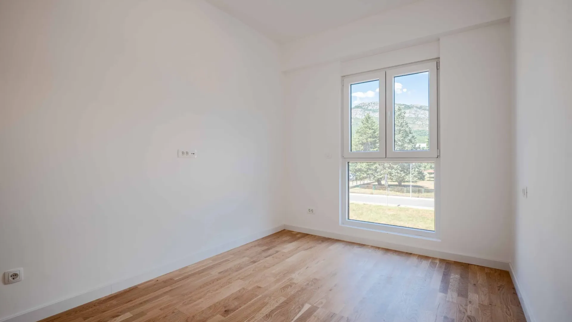 Prodaja, dvosoban stan, 65m², Centar, Bar