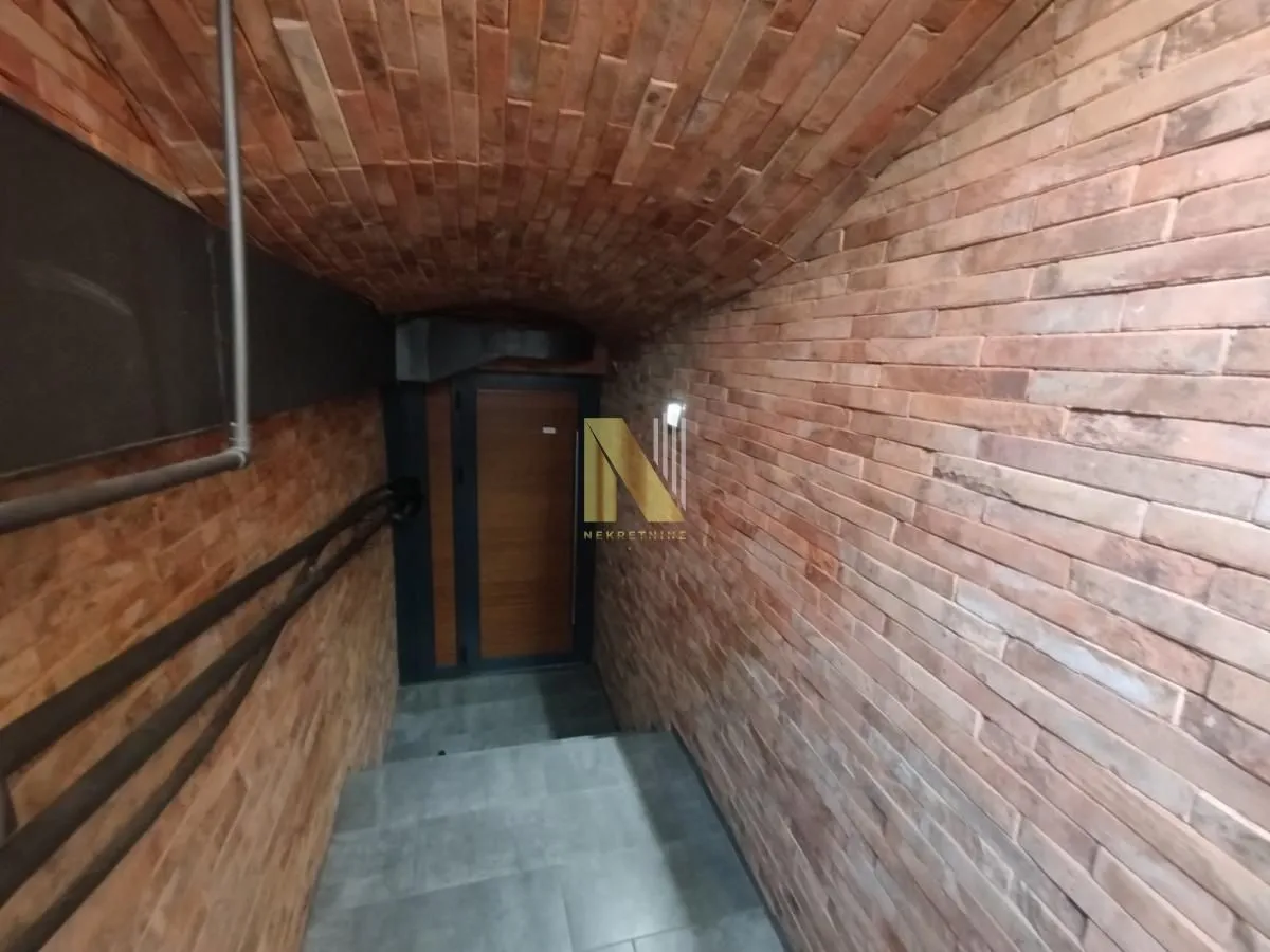Rent, office space, 160m², Centar, Novi Sad
