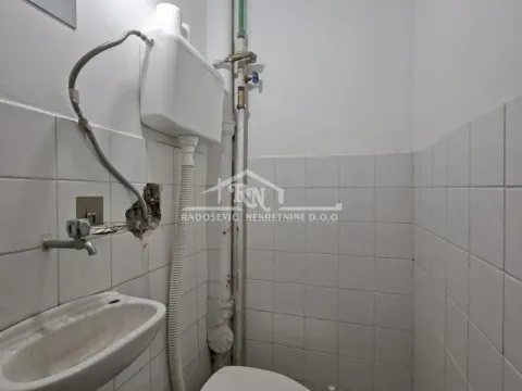 Prodaja, poslovni prostor, 9m², Rakovica, Beograd - image 5