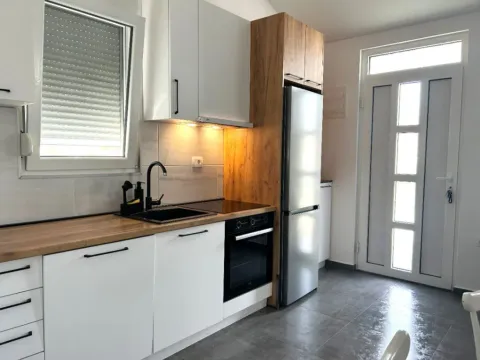 Izdavanje, jednosoban stan, 50m², Masline, Podgorica - image 9