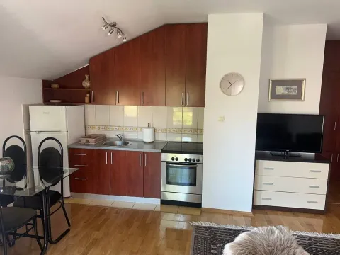 Izdavanje, stan, 37m², Stari Aerodrom, Podgorica - image 3