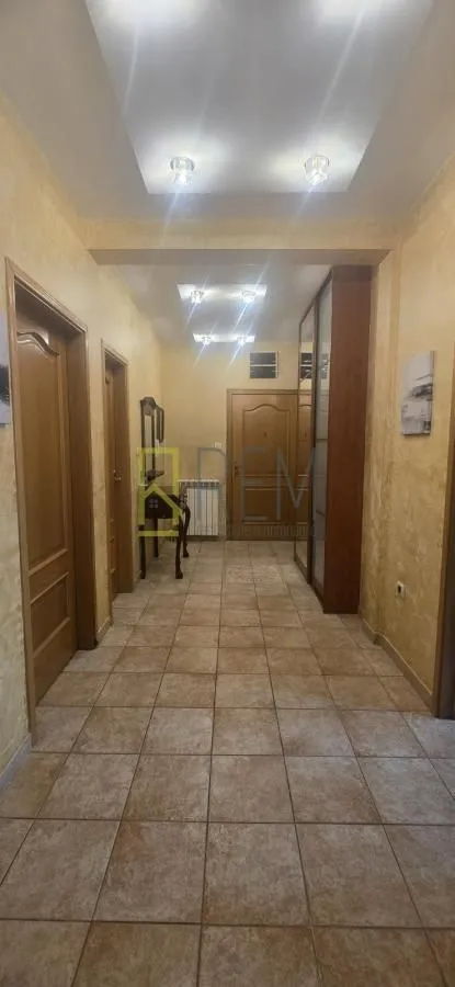 Prodaja, trosoban stan, 109m², Preko Morače, Podgorica