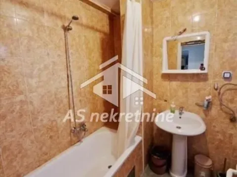 Rent, three bedroom apartment, 85m², Južni Bulevar, Vračar Sve Podlokacije - image 22