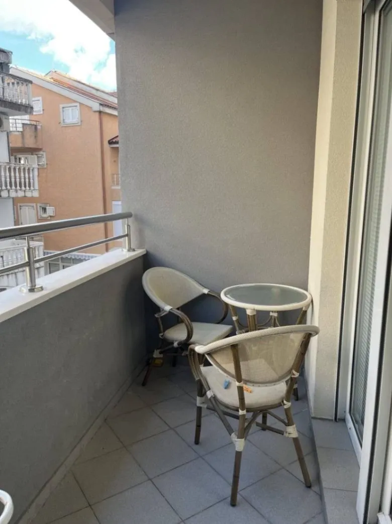 Rent, one bedroom apartment, 50m², Rozino, Budva