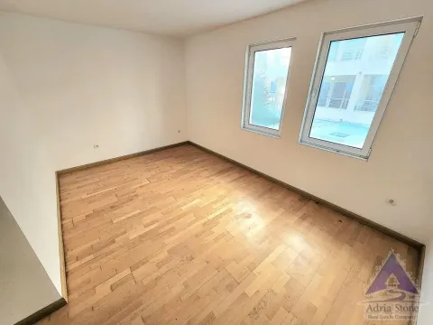 Sale, one bedroom apartment, 74m², Petrovac, Budva