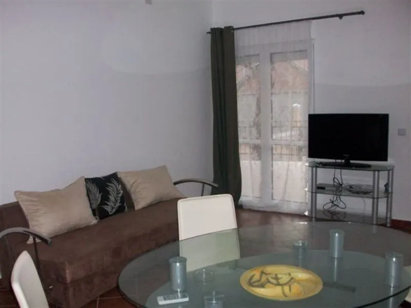 Prodaja, stan, 200m², Dobra Voda, Bar
