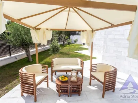 Prodaja, kuća, 420m², Đenovići, Herceg Novi - image 30