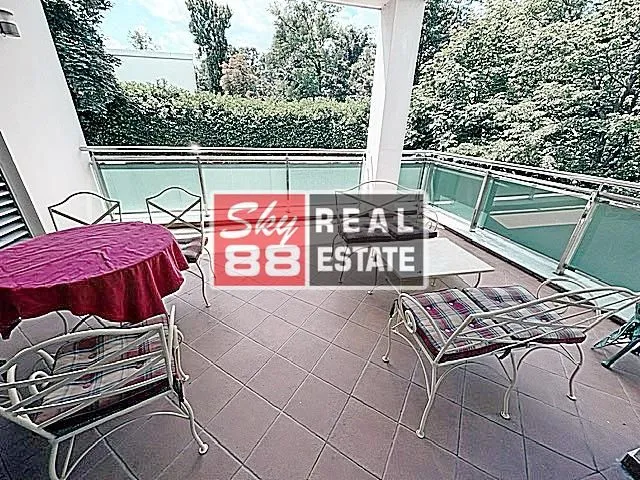 Rent, apartment, 330m², Savski Venac, Beograd