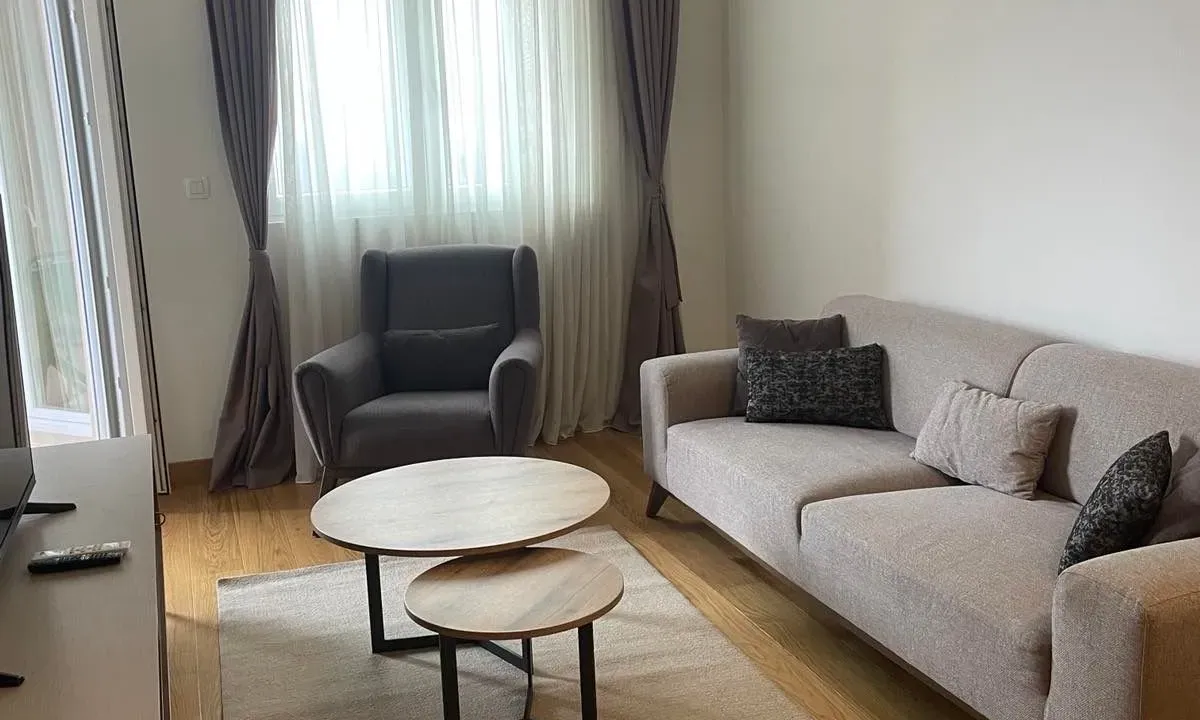 Izdavanje, jednosoban stan, 46m², New City, Podgorica