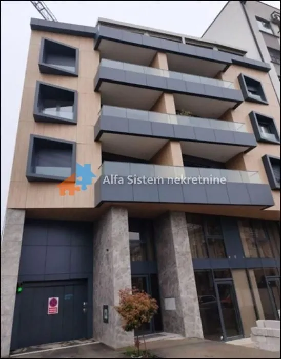 Izdavanje, trosoban stan, 65m², Čubura, Beograd
