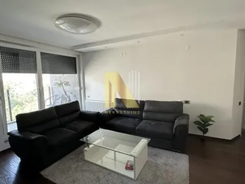 Stan in Adamovićevo Naselje