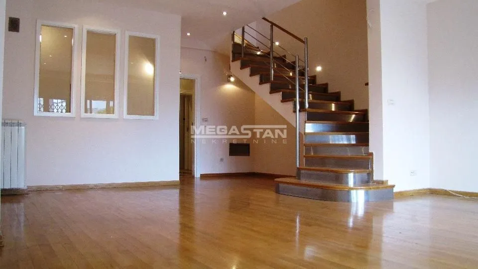 Prodaja, kuća, 215m², Savski Venac, Beograd