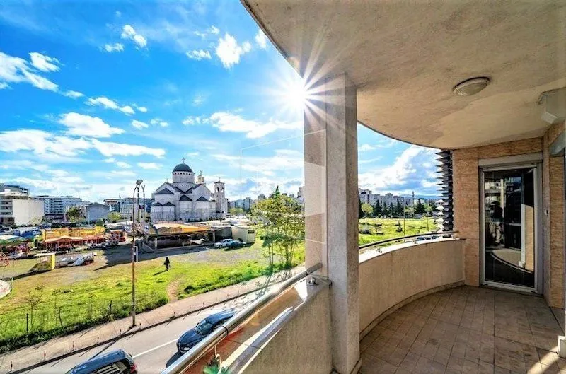 Izdavanje, stan, 140m², Preko Morače, Podgorica